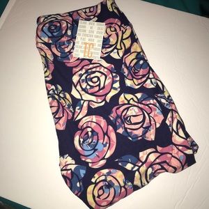 Lularoe TC “Disney Roses” NWT